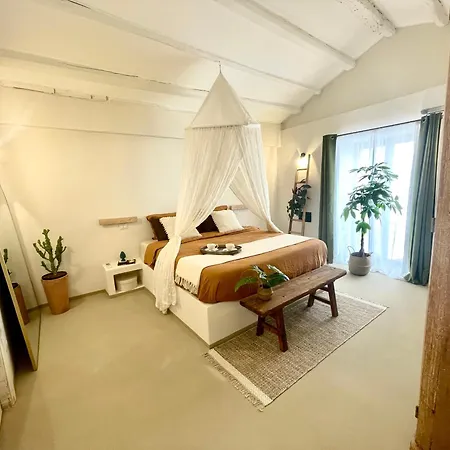 Apartman Gorgeous Entire Over Main Square