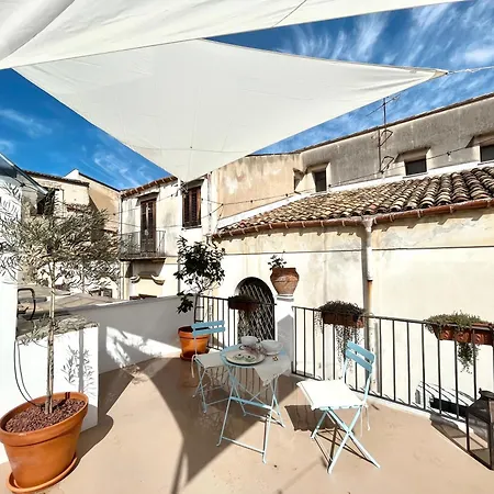 Gorgeous Entire Over Main Square Apartman Palermo