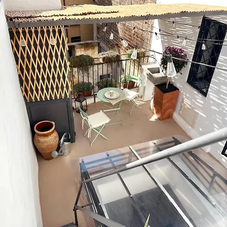 Gorgeous Entire Over Main Square Apartman *