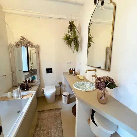 Gorgeous Entire Over Main Square Apartman Palermo